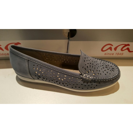 Mocassin souple et confortable de ARA 30865 cuir NUBUCK BLEU JEAN perforé MONTE