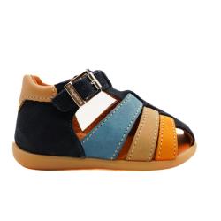 Bébé debout garçons Nu-pieds