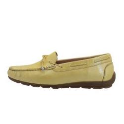 Mocassins ALABAMA  Cuir VERNIS JAUNE FEMME CONFORTABLE 12-19212-27 noeud coup de pied