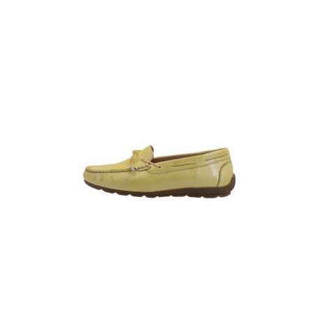 Mocassins ALABAMA  Cuir VERNIS JAUNE FEMME CONFORTABLE 12-19212-27 noeud coup de pied