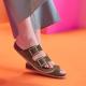 Mules claquettes HC.BIO56 en Daim monochrome TAN Cognac avec 2 boucles de côté COLORS OF CALIFORNIA Femme