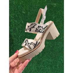 Sandales SOFTWAVES 8.96.14 talon bottier BEVERLY CUIR CRÈME /Broderies Black fantaisie