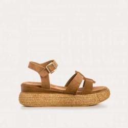 SANDALES YSEULT CUIR VELOURS CAMEL femme semelle épaisse boucle de fermeture élégante