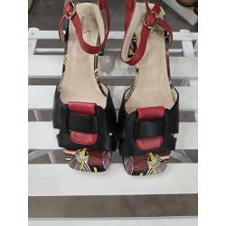 Nu- pieds femme, talon détaché de 4,5cm fantaisie, bicolore LAISSER Noir/Rouge METAMORF'OSE