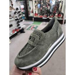 Mocassin SOFTWAVES 7.78.78 Cuir Velours Vert Strass plateau à l’avant semelle bloc